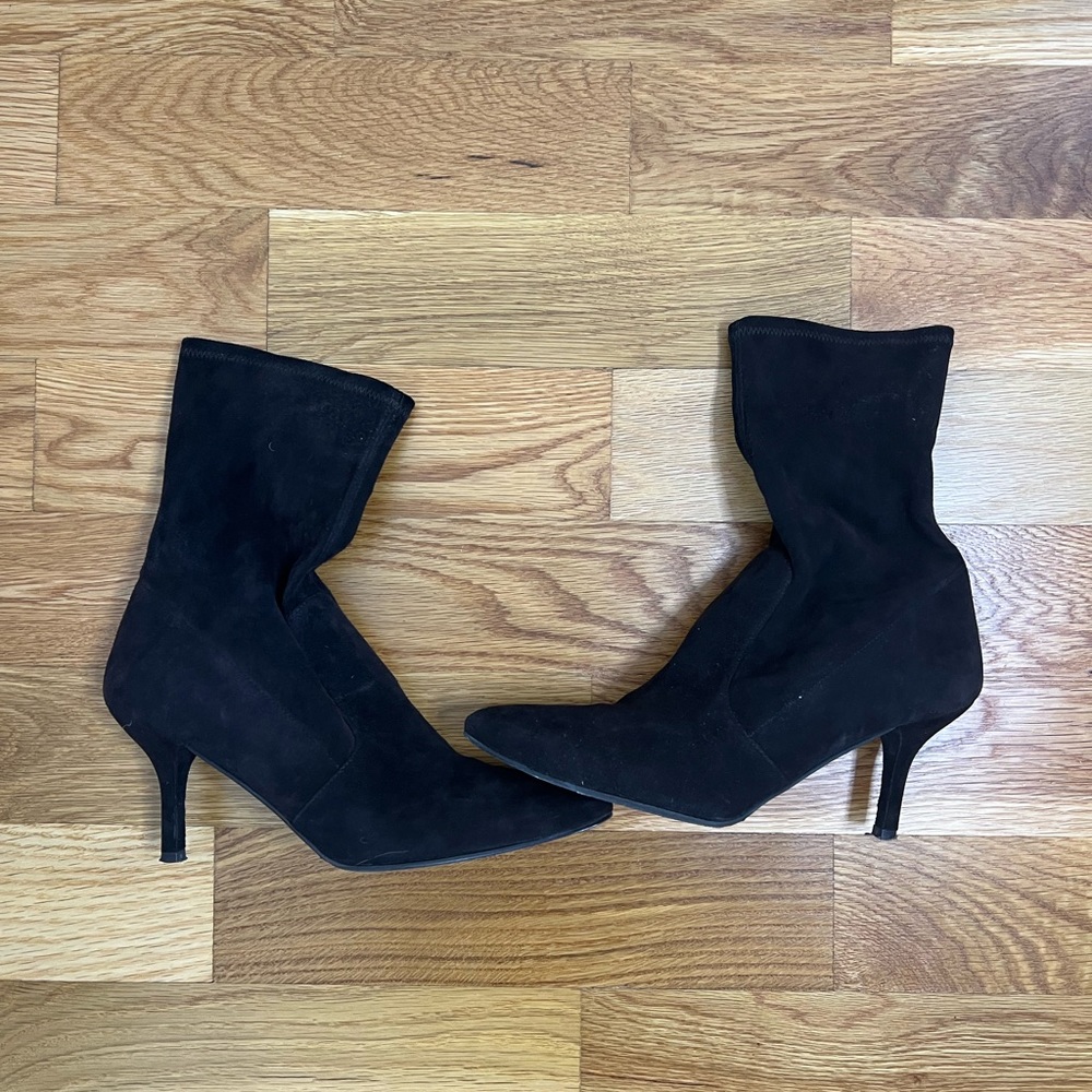 STUART WEITZMAN 85 STRETCH BOOTIE